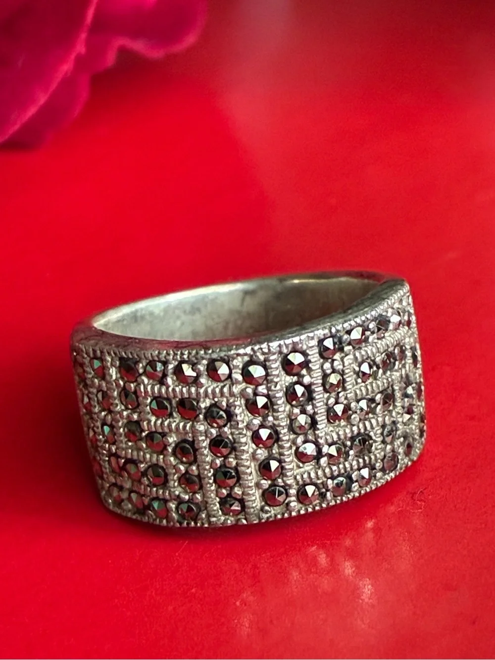 925 Sterling Silver Wide Band Ring with Black Marcasite Accents size 7”